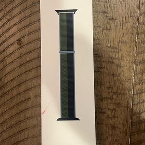 NIB Apple Velcro band 41mm